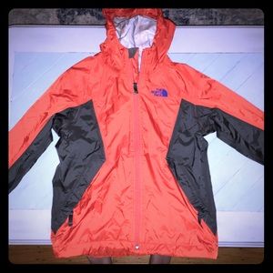 The North Face Boys size 7/8 Lightweight Rain Coat